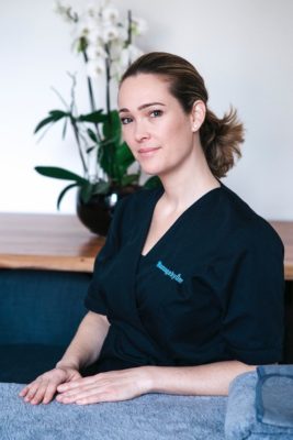 Audrey-Bonvicini-Specialiste-Kobido-Authentique-Massage-Japonais-Paris-Ile-de-France-Centre-Takumi-Finch-©-267x400