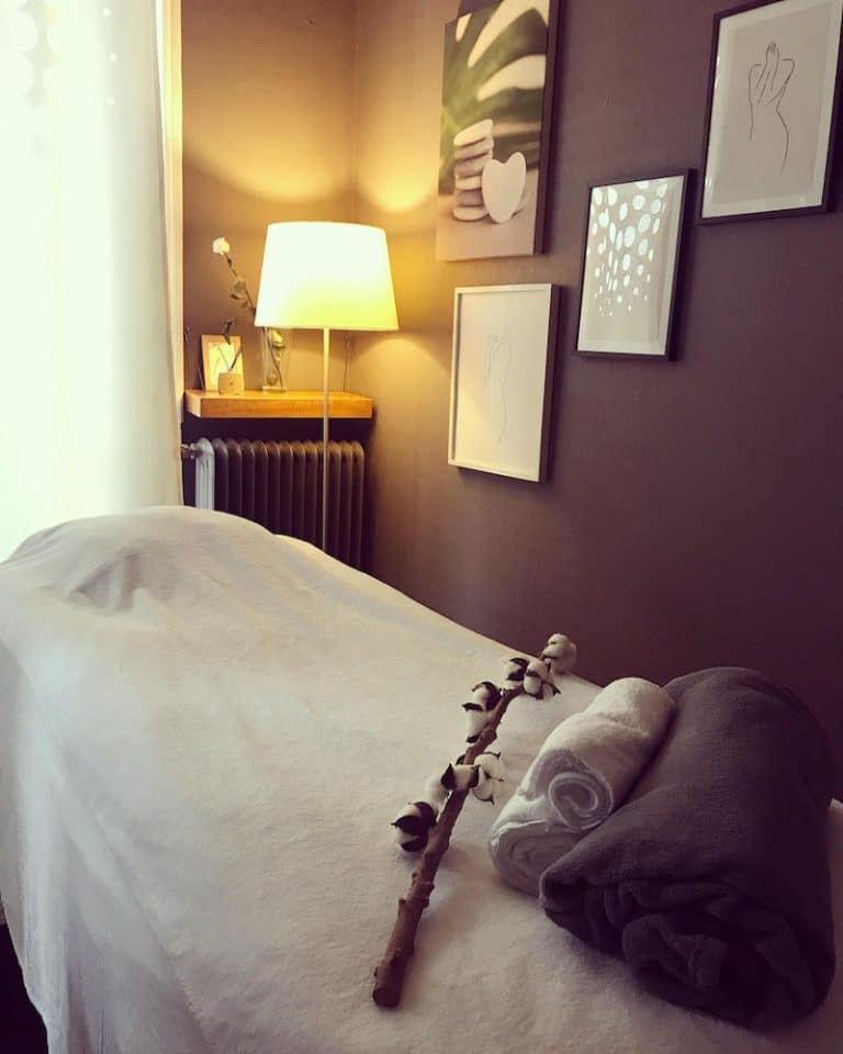 Stephanie-Miranda-Luxosante-table-massage